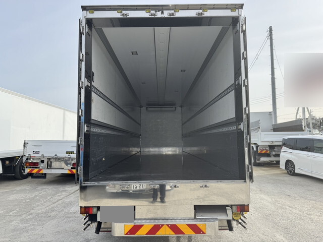 いすゞギガ冷蔵冷凍ウイング大型（10t）[写真24]