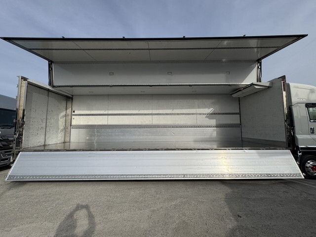 いすゞギガ冷蔵冷凍ウイング大型（10t）[写真26]