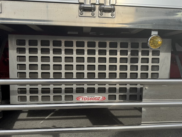 いすゞギガ冷蔵冷凍ウイング大型（10t）[写真33]