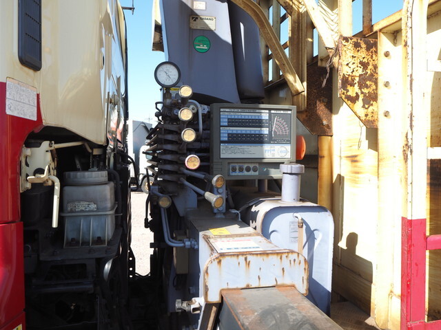 日野プロフィアクレーン4段大型（10t）[写真12]