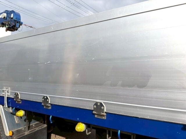 UDトラックスクオンクレーン4段大型（10t）[写真18]