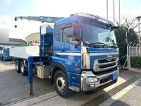 UDトラックスクオンクレーン4段大型（10t）[写真01]