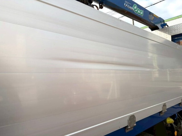 UDトラックスクオンクレーン4段大型（10t）[写真21]