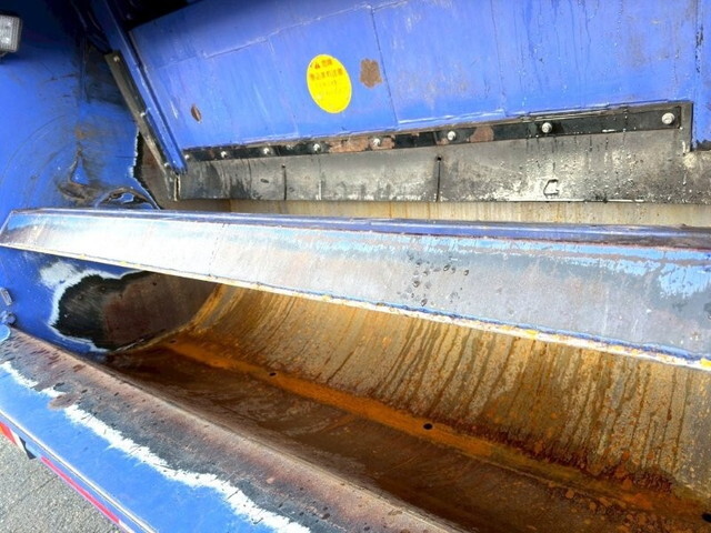 三菱ふそうキャンターパッカー車（塵芥車）小型（2t・3t）[写真10]