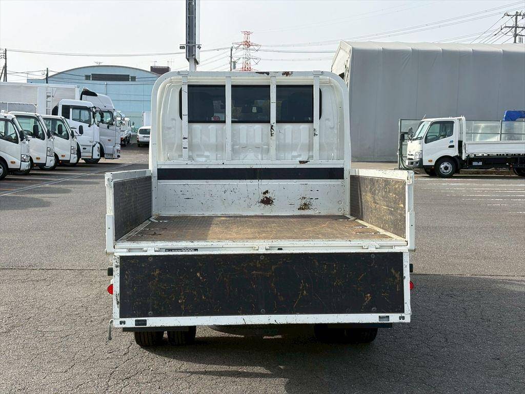日野デュトロダブルキャブ（Wキャブ）小型（2t・3t）[写真11]