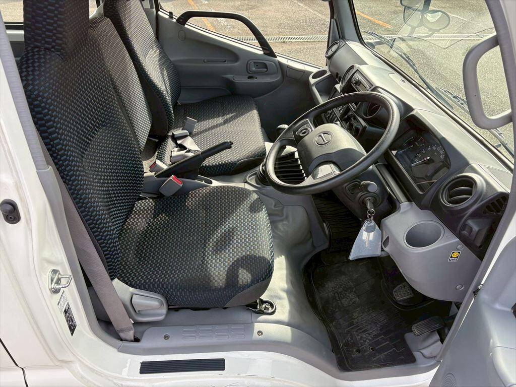 日野デュトロダブルキャブ（Wキャブ）小型（2t・3t）[写真17]