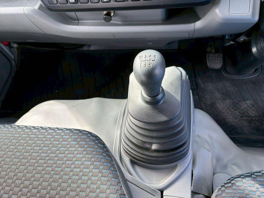 日野デュトロダブルキャブ（Wキャブ）小型（2t・3t）[写真20]