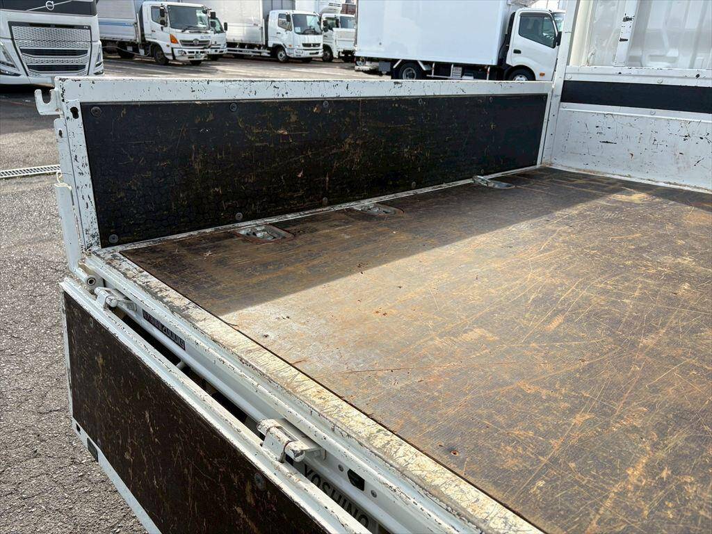 日野デュトロダブルキャブ（Wキャブ）小型（2t・3t）[写真09]