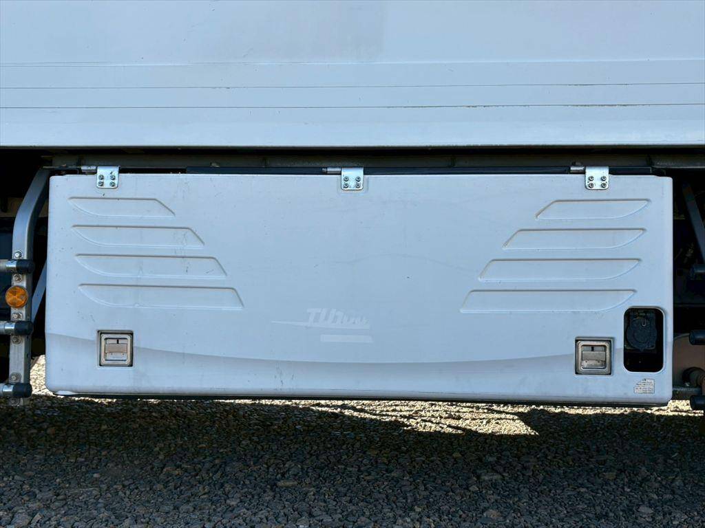 いすゞギガ冷凍車（冷蔵車）大型（10t）[写真11]