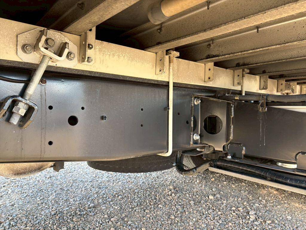 いすゞギガ冷凍車（冷蔵車）大型（10t）[写真14]