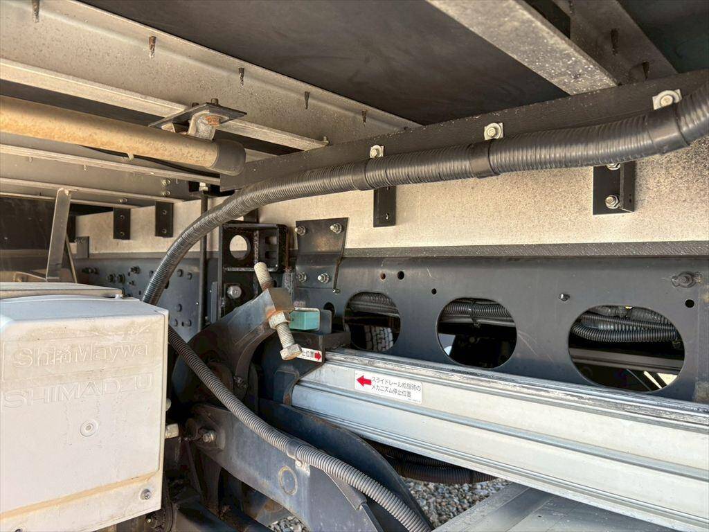 三菱ふそうファイターアルミバン中型（4t）[写真12]