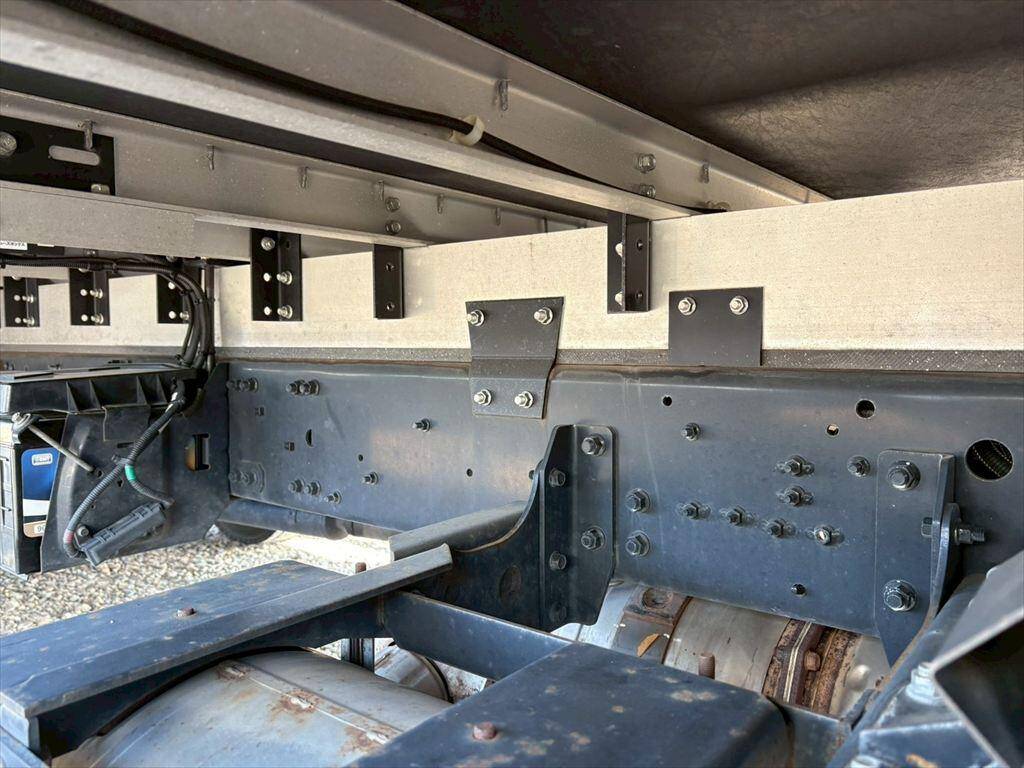 三菱ふそうファイターアルミバン中型（4t）[写真14]