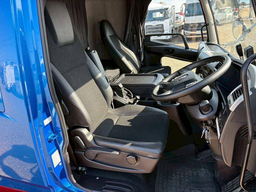 三菱ふそうファイターアルミバン中型（4t）[写真19]