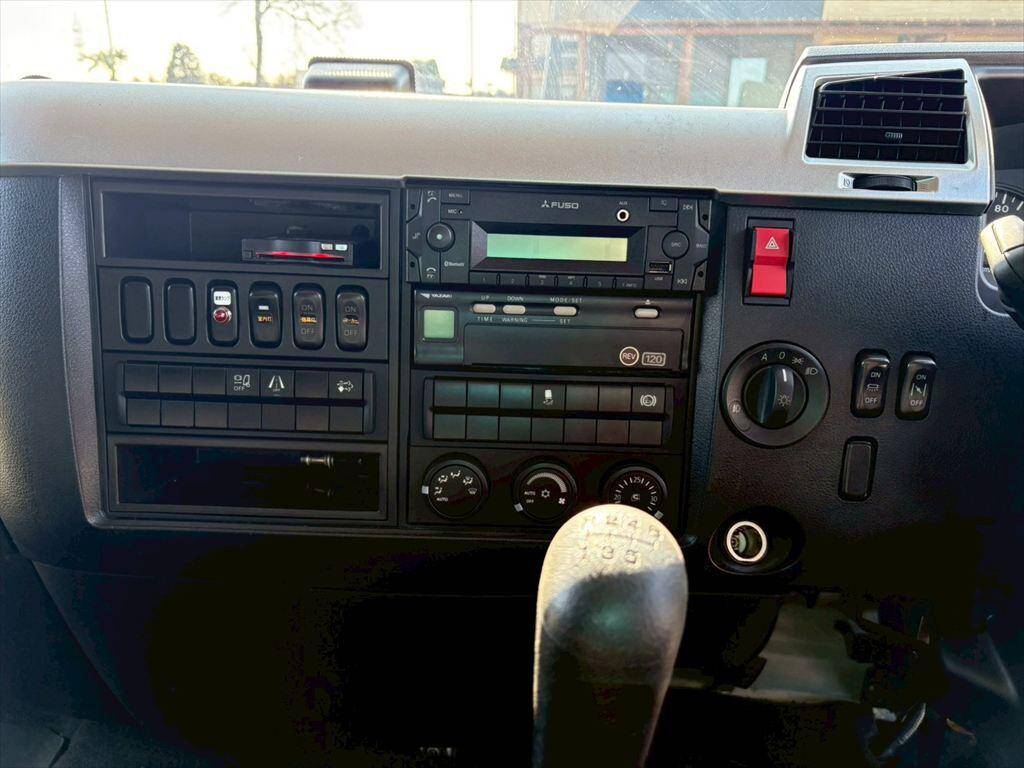 三菱ふそうファイターアルミバン中型（4t）[写真20]