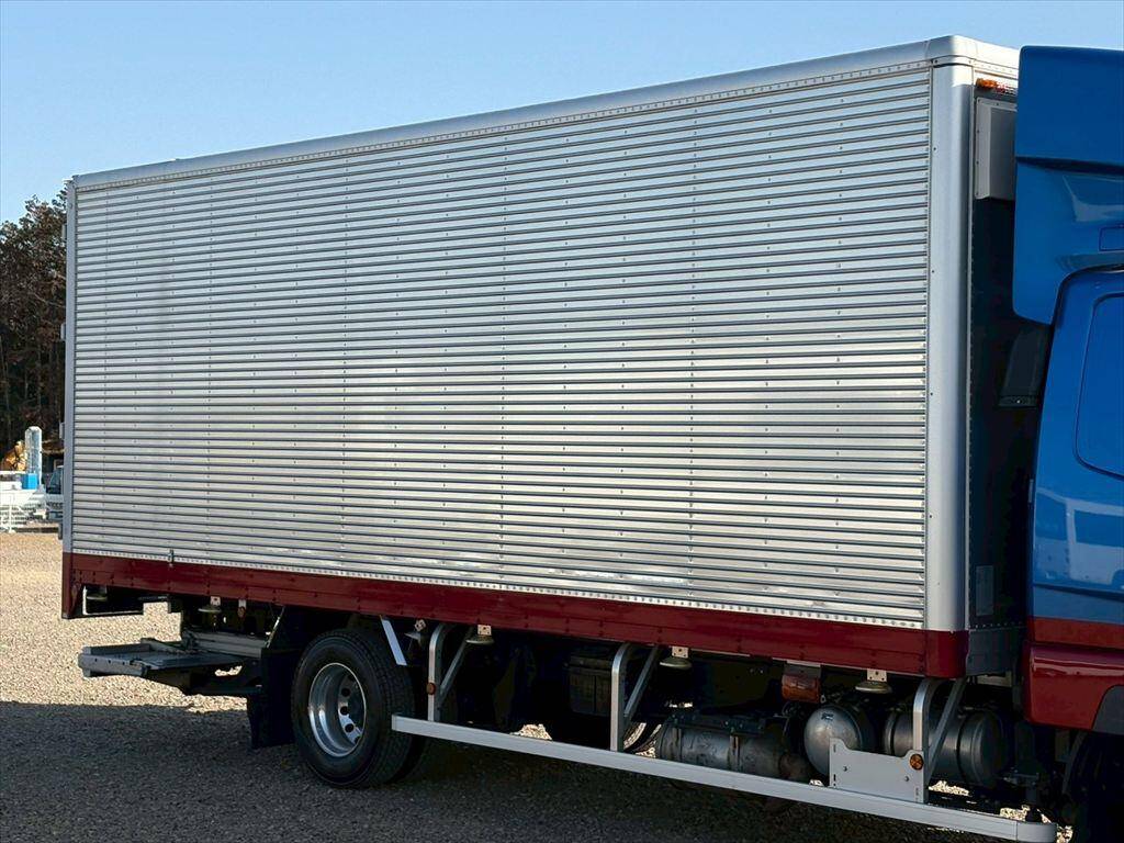 三菱ふそうファイターアルミバン中型（4t）[写真05]