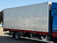 三菱ふそうファイターアルミバン中型（4t）[写真06]