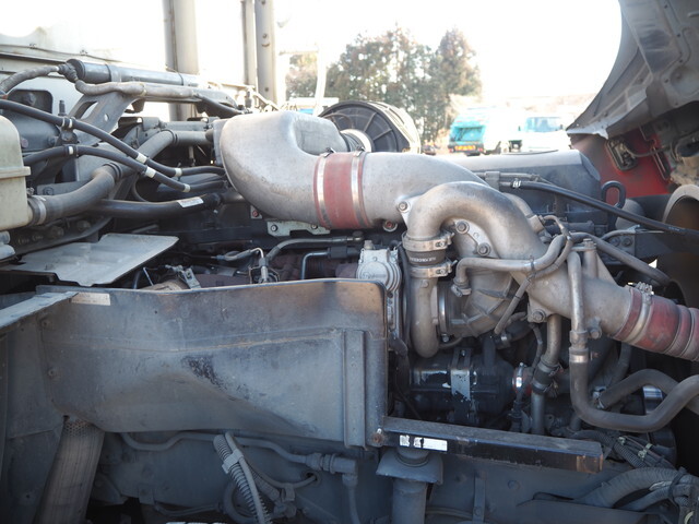 UDトラックスクオンアルミブロック大型（10t）[写真12]