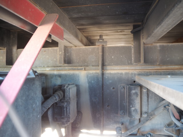 UDトラックスクオンアルミブロック大型（10t）[写真13]