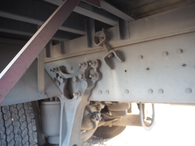 UDトラックスクオンアルミブロック大型（10t）[写真15]