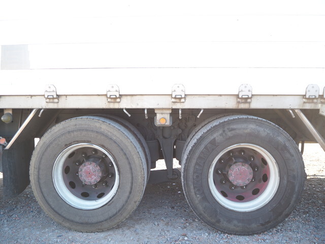 UDトラックスクオンアルミブロック大型（10t）[写真16]