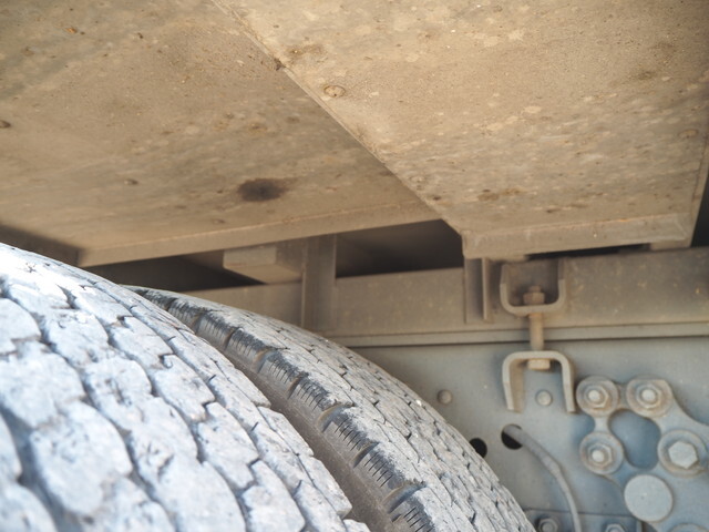 UDトラックスクオンアルミブロック大型（10t）[写真24]