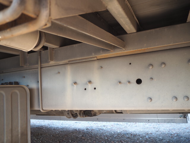 UDトラックスクオンアルミブロック大型（10t）[写真25]