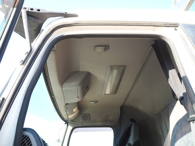 UDトラックスクオンアルミブロック大型（10t）[写真30]