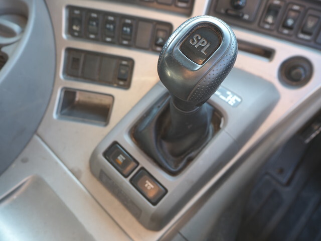 UDトラックスクオンアルミブロック大型（10t）[写真37]