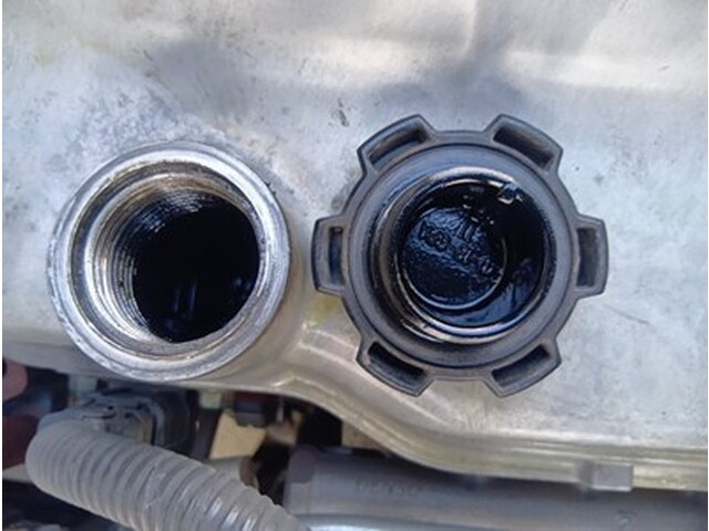 日野レンジャーパッカー車（塵芥車）中型（4t）[写真21]