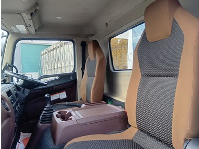 日野レンジャーパッカー車（塵芥車）中型（4t）[写真24]