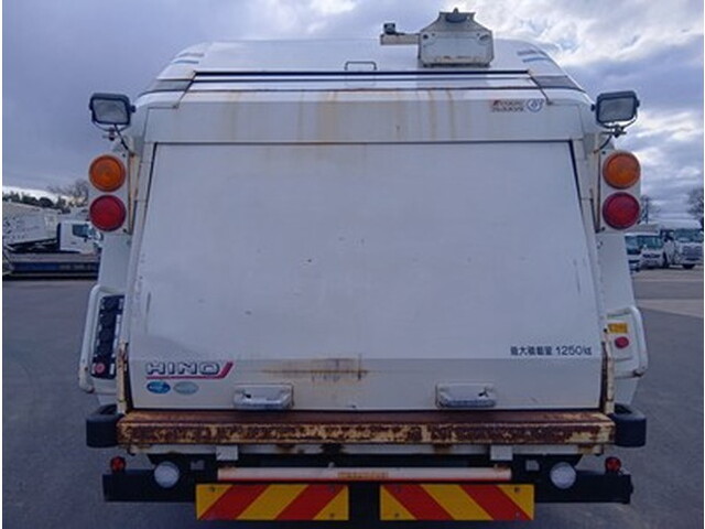 日野レンジャーパッカー車（塵芥車）中型（4t）[写真05]