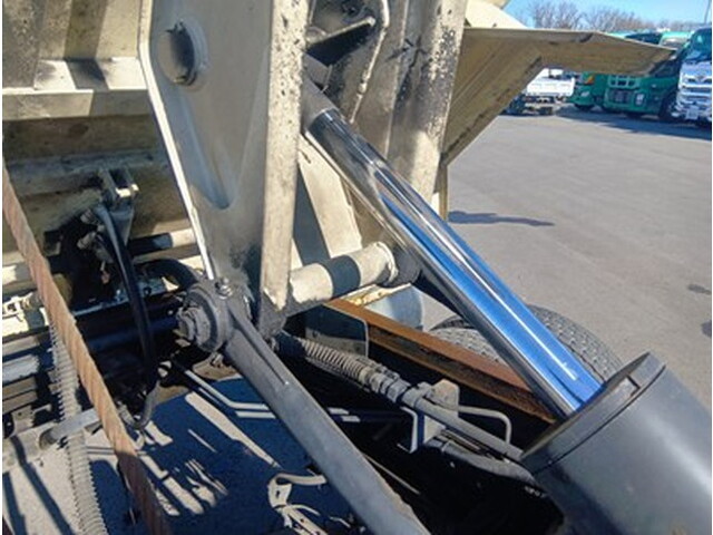 いすゞフォワードパッカー車（塵芥車）中型（4t）[写真11]