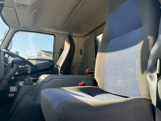 三菱ふそうファイターアルミウイング増トン（6t・8t）[写真23]