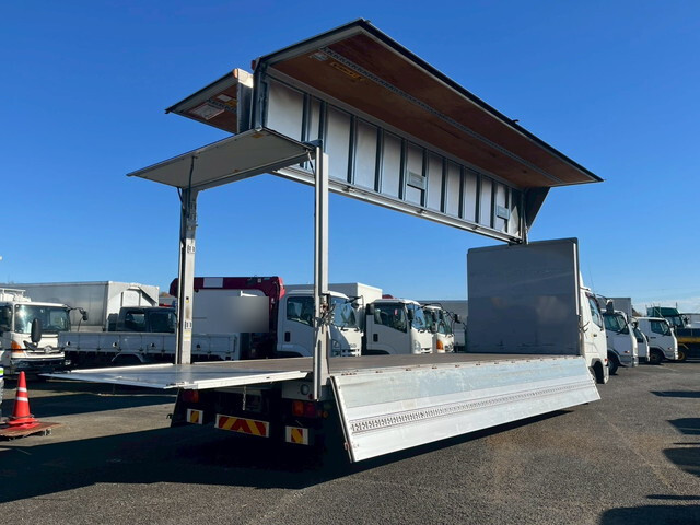 三菱ふそうファイターアルミウイング増トン（6t・8t）[写真08]