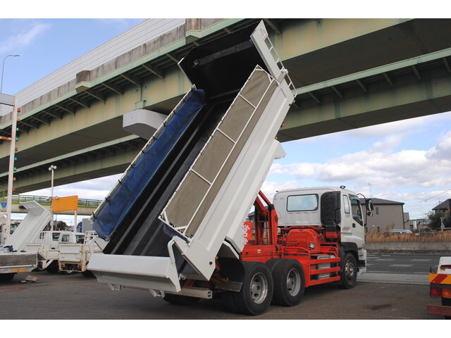 いすゞギガダンプ大型（10t）[写真05]