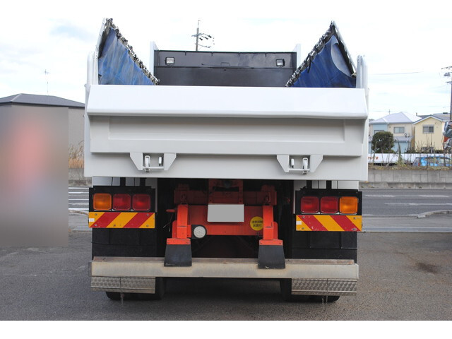 いすゞギガダンプ大型（10t）[写真09]