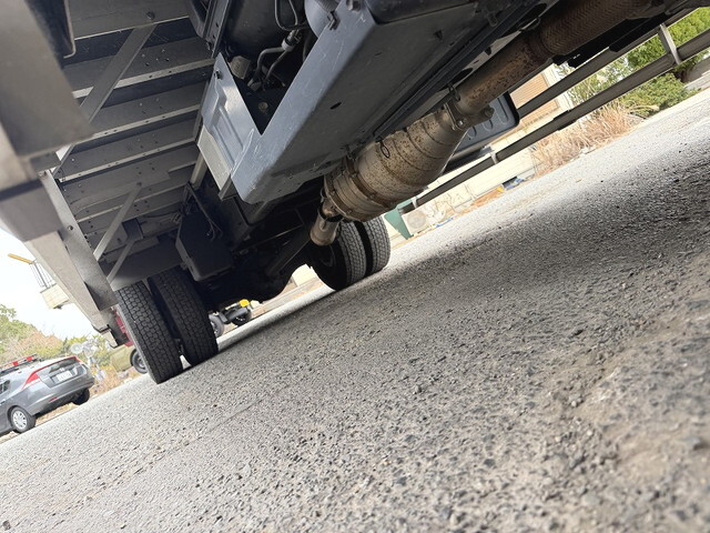 いすゞフォワードアルミウイング増トン（6t・8t）[写真28]