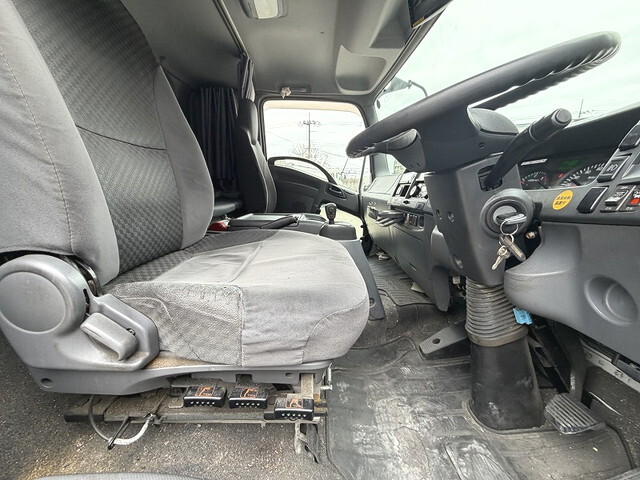 いすゞフォワードアルミウイング増トン（6t・8t）[写真30]