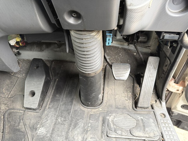 いすゞフォワードアルミウイング増トン（6t・8t）[写真31]