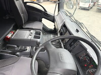 いすゞフォワードアルミウイング増トン（6t・8t）[写真33]