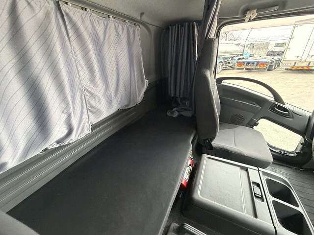 いすゞフォワードアルミウイング増トン（6t・8t）[写真38]