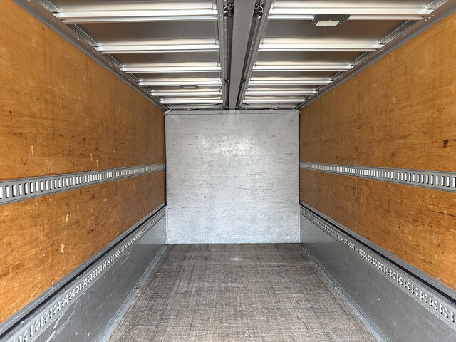 いすゞフォワードアルミウイング増トン（6t・8t）[写真08]