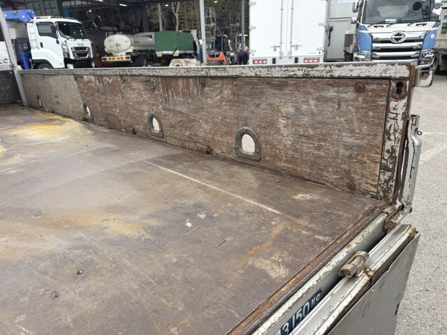 三菱ふそうキャンタークレーン5段小型（2t・3t）[写真11]