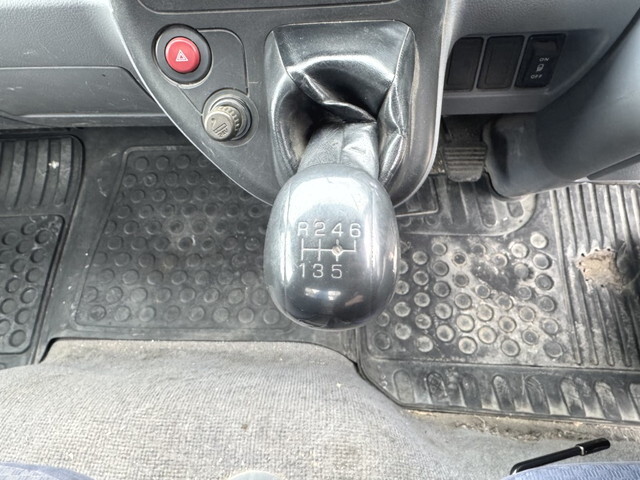 三菱ふそうキャンタークレーン5段小型（2t・3t）[写真25]