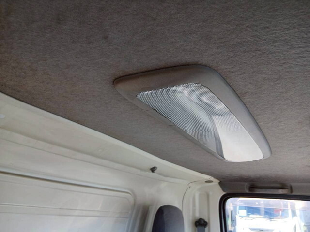 いすゞエルフ冷凍車（冷蔵車）小型（2t・3t）[写真15]