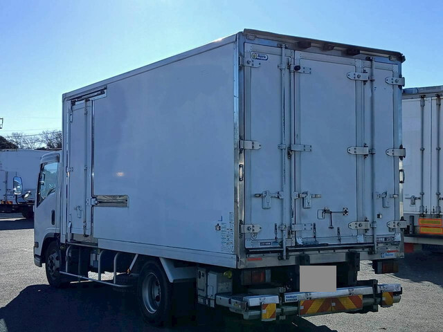 いすゞエルフ冷凍車（冷蔵車）小型（2t・3t）[写真02]