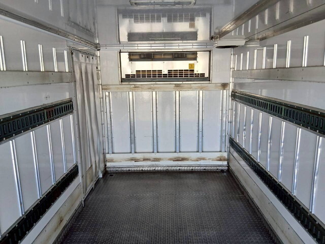 いすゞエルフ冷凍車（冷蔵車）小型（2t・3t）[写真27]