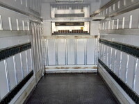 いすゞエルフ冷凍車（冷蔵車）小型（2t・3t）[写真28]