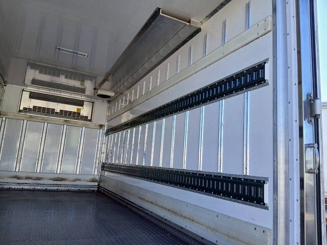 いすゞエルフ冷凍車（冷蔵車）小型（2t・3t）[写真29]