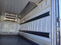 いすゞエルフ冷凍車（冷蔵車）小型（2t・3t）[写真30]